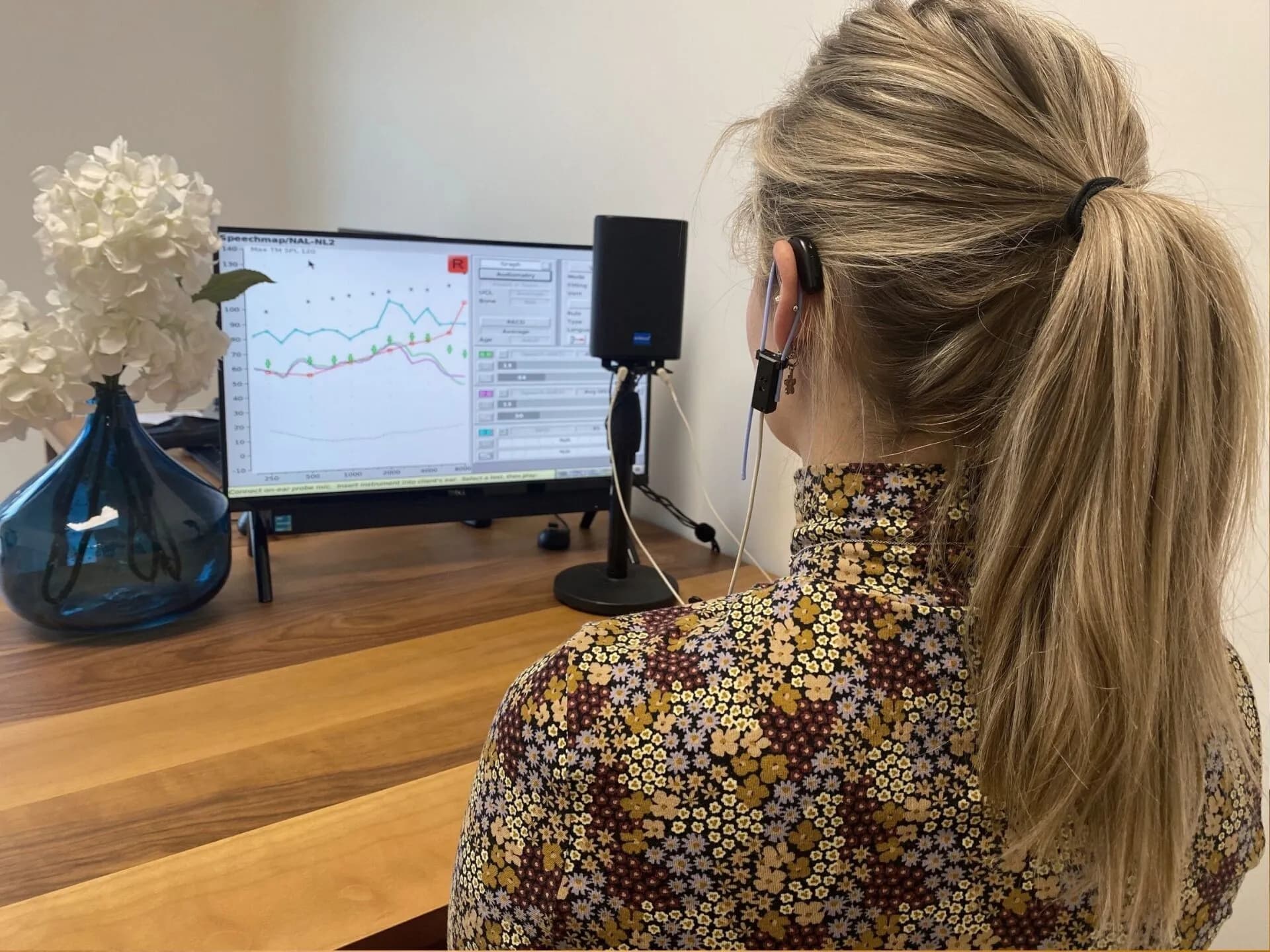 Travailleur accompagné dans un parcours de santé auditive